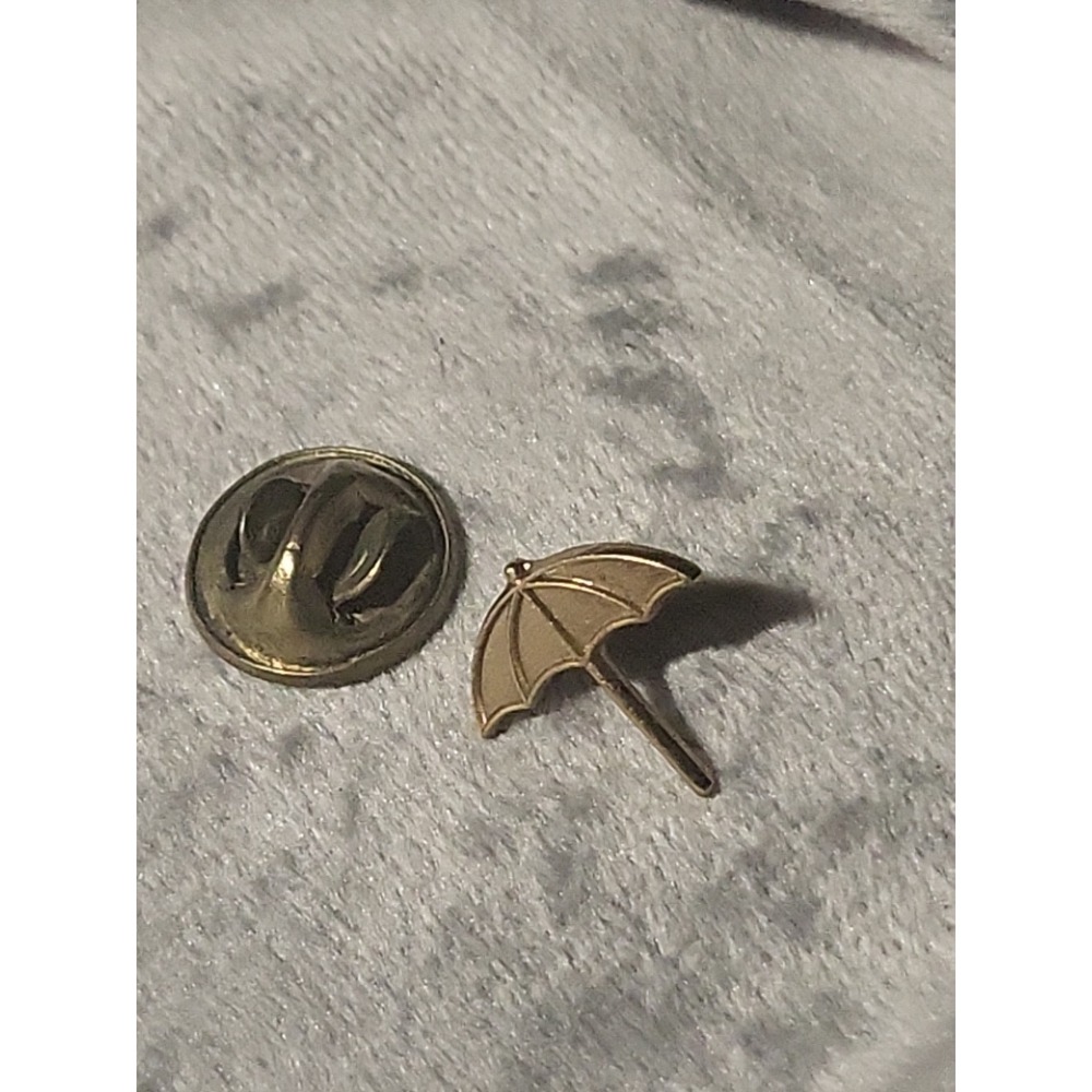 Tiny Umbrella Lapel Pin Gold Tone Small‎ Dainty Cute Vintage
